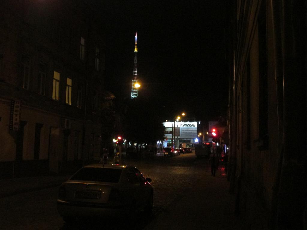 Near Opera Apartment Lviv Exterior photo