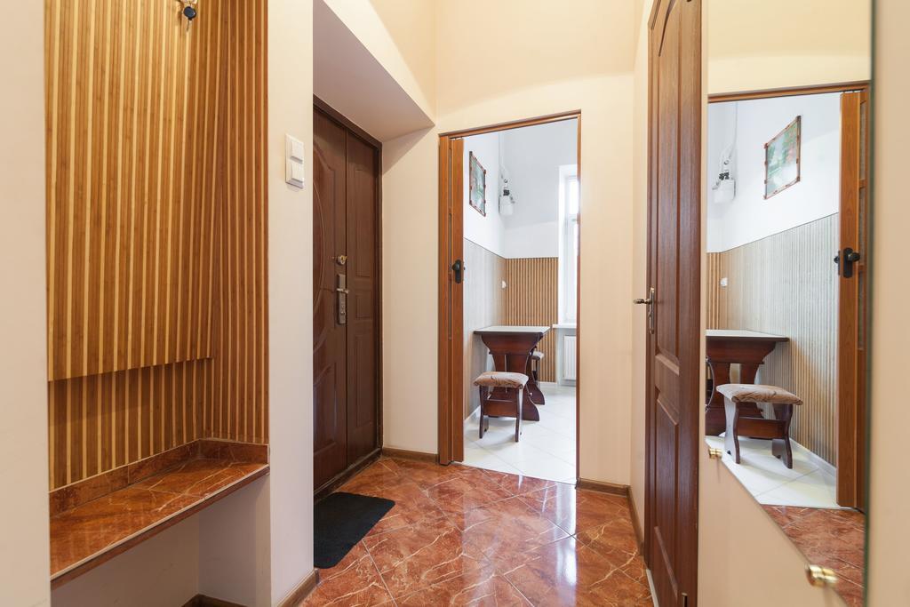 Near Opera Apartment Lviv Exterior photo