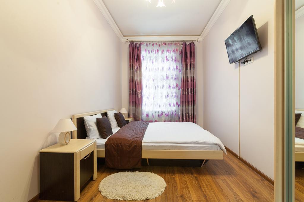 Near Opera Apartment Lviv Exterior photo